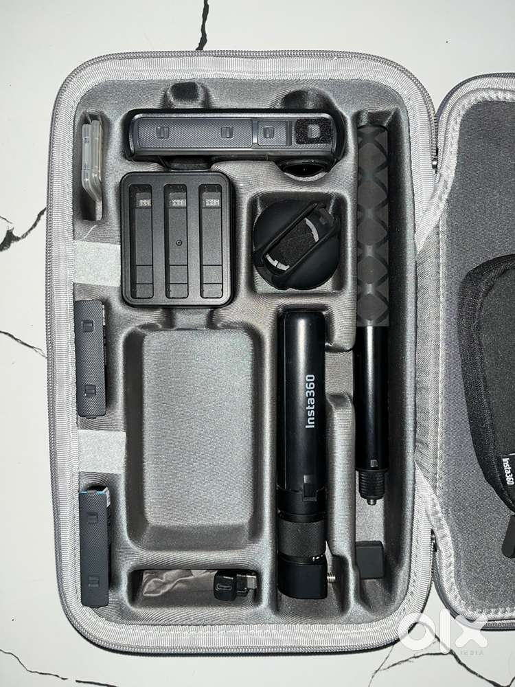 Insta360 X4 with all accesories