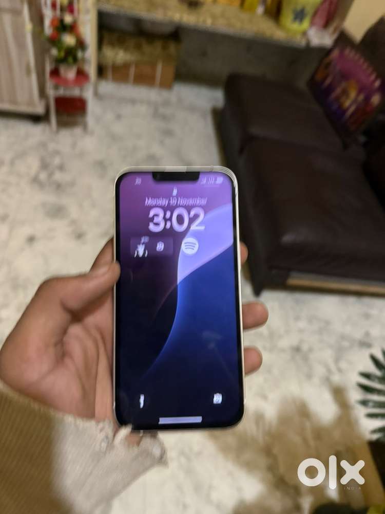 Iphone 13 white 128gb storage