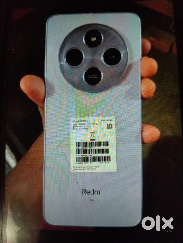 Redmi a4 1 month chala hai pichhe jo scratch  dikh raha tuta nahi hai
