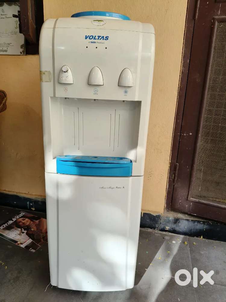 Voltas cold N hot water dispenser with mini fridge
