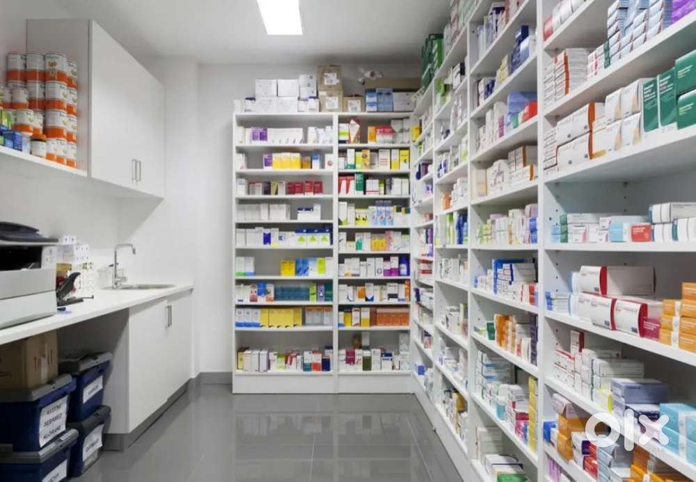 Medical shop pr kaam krne wala chahiye