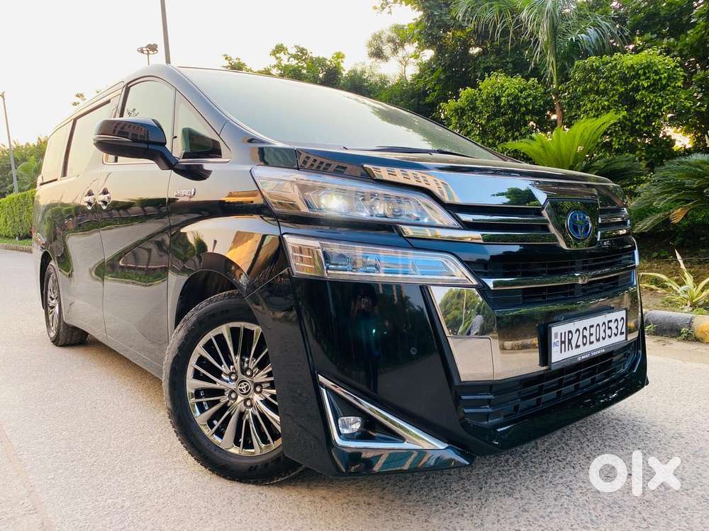 Toyota VELLFIRE 2.5 Executive Lounge, 2021, CNG & Hybrids