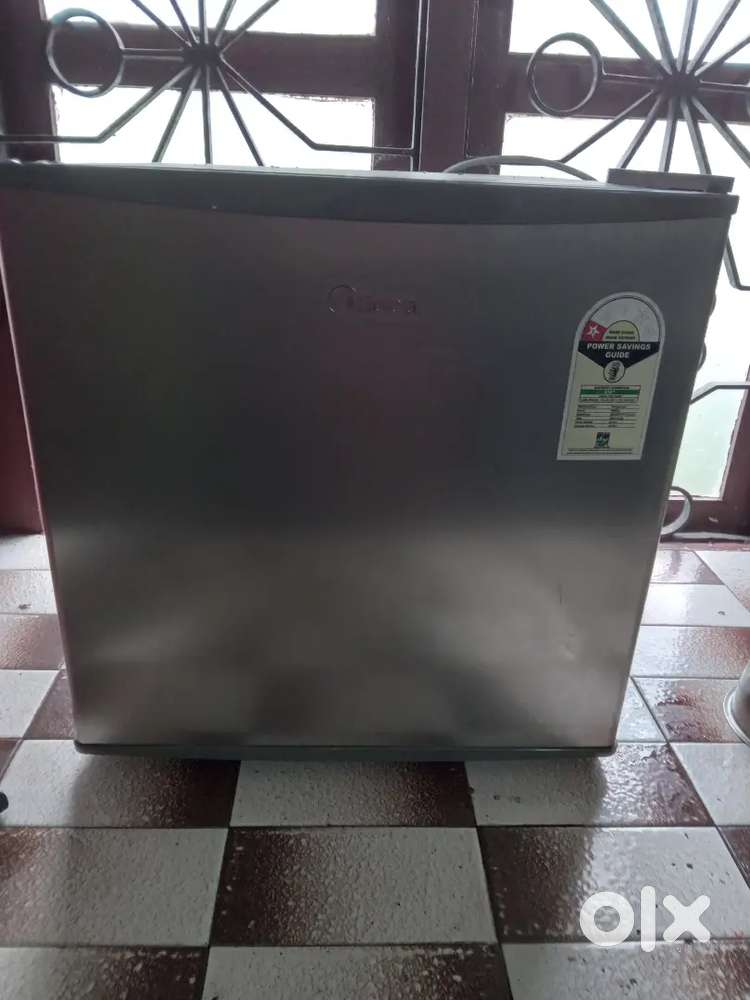 Mini fridge