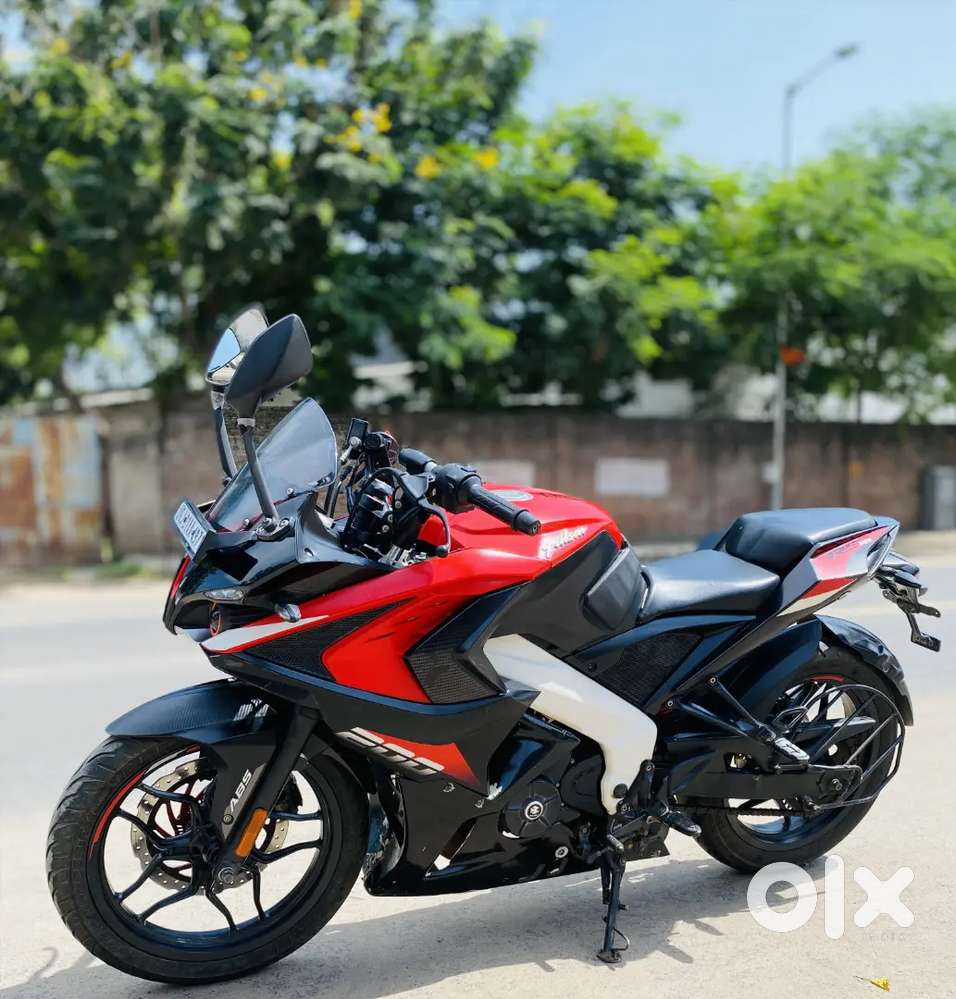 BAJAJ PULSAR RS 200 (35,000 ડાઉન પેમેન્ટ ભરી અને લઈ જાઓ 2023 એન્ડિંગ