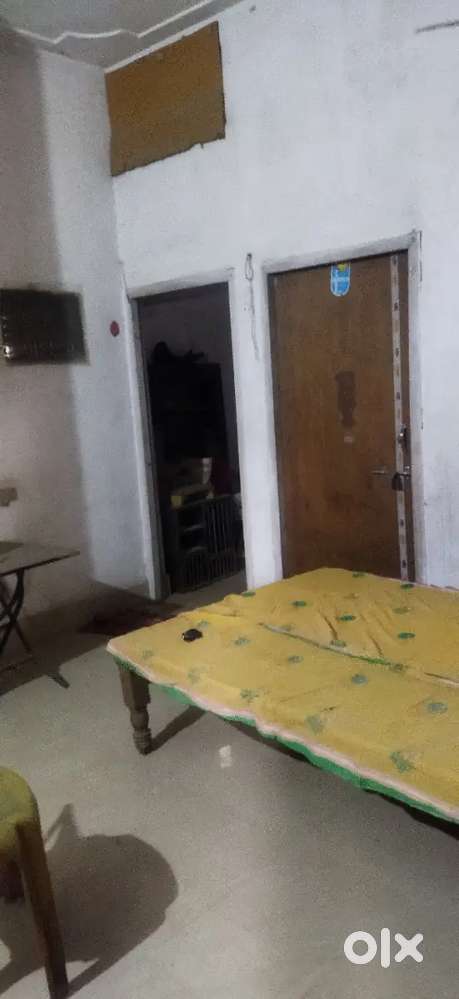 1room or 2 room 2bkh 7000/- me