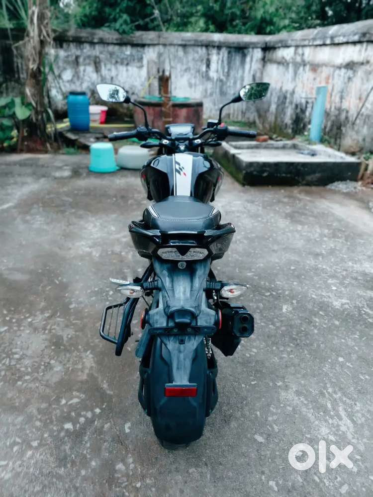 TVS APACHE RTR 160 V4