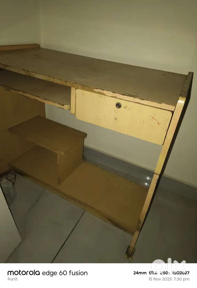 Desktop computer table for sale