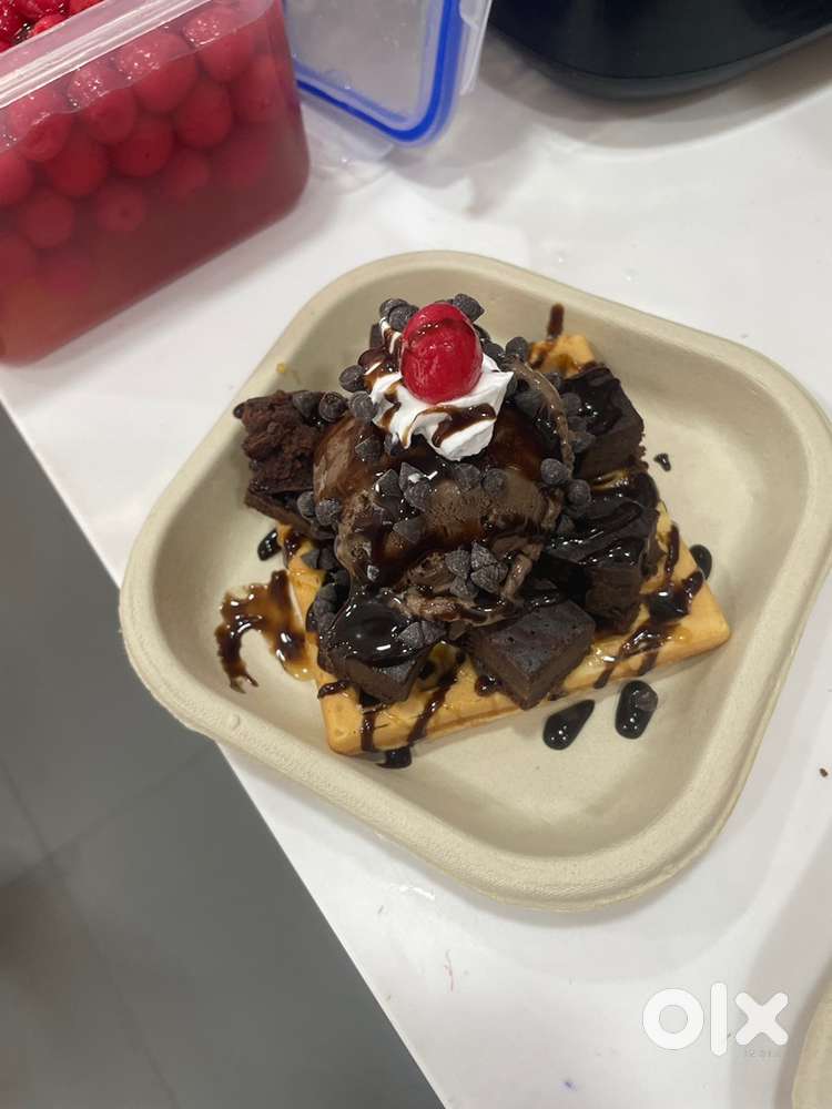 Job at US ice cream parlour in delhi as Crew Member