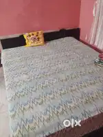 Hii I want to sell my  doubble bed  shegun wood