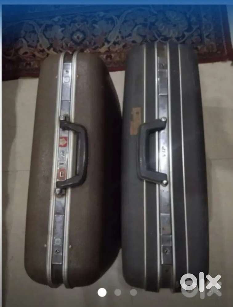 3 portable Tv ,chimney ,petrol generator(all used ), ocean glasses