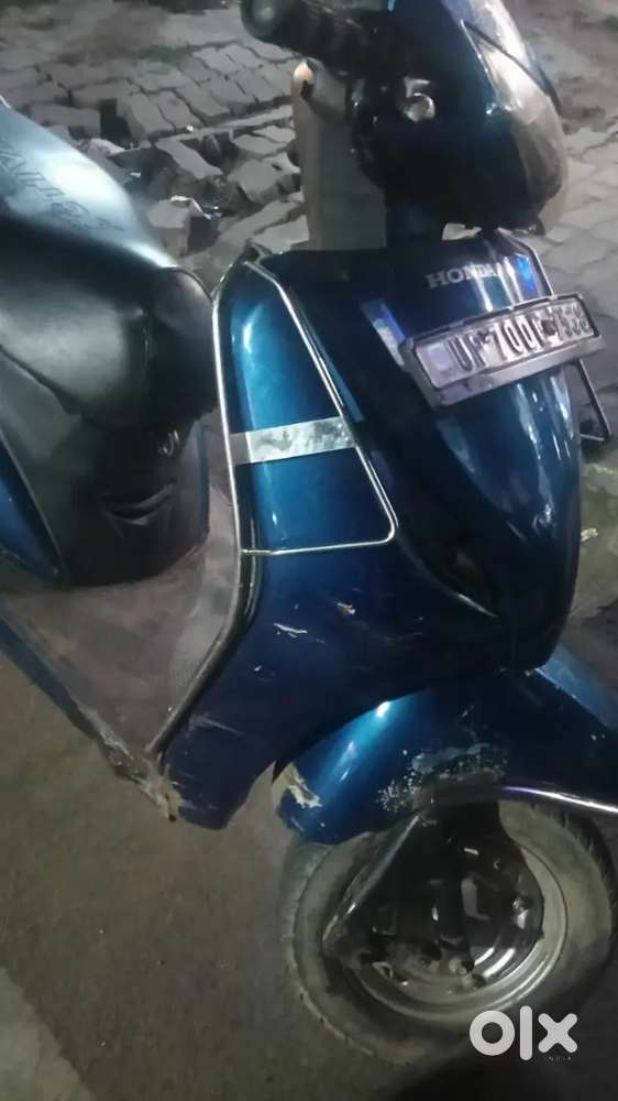 Urgent sell activa 3g very good condition