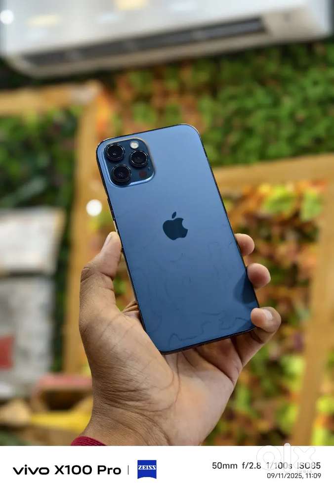 Royal Mobiles iPhone 12 Pro Max - 256GB