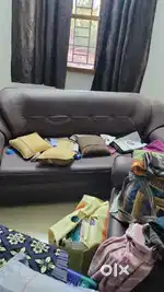 Selling the sofa set