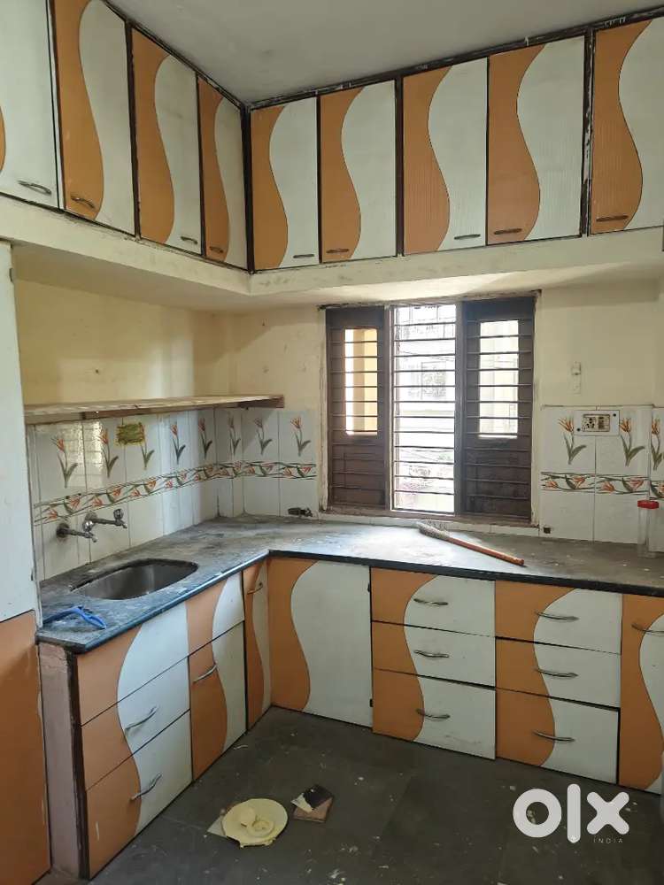 1 BHK Bunglow avilable on for Rent in Top Location Nr Bangali Square .