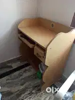 Computer table