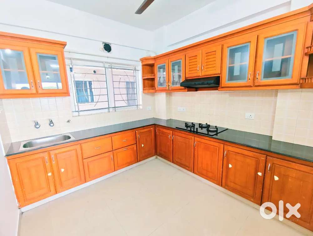 FAMILY: 3 BHK SEMIFURNISHED FLAT RENT NEAR KAKKANAD