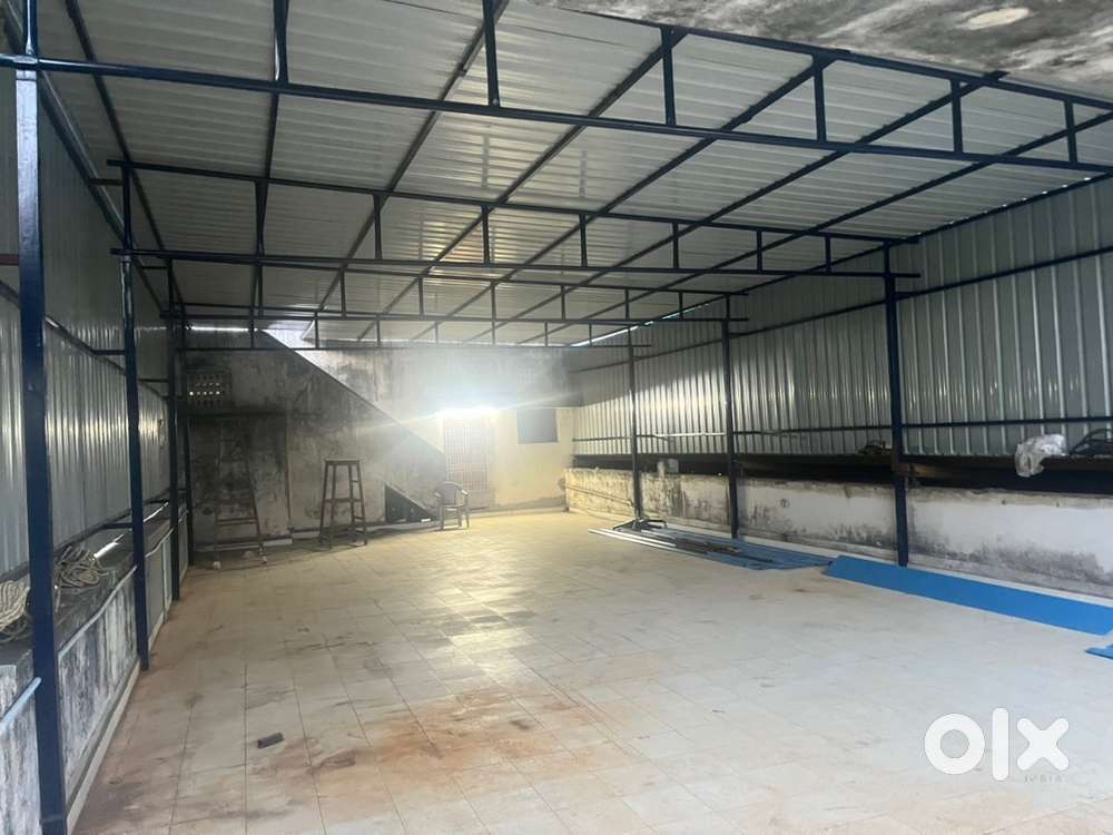 Warehouse for commercial use