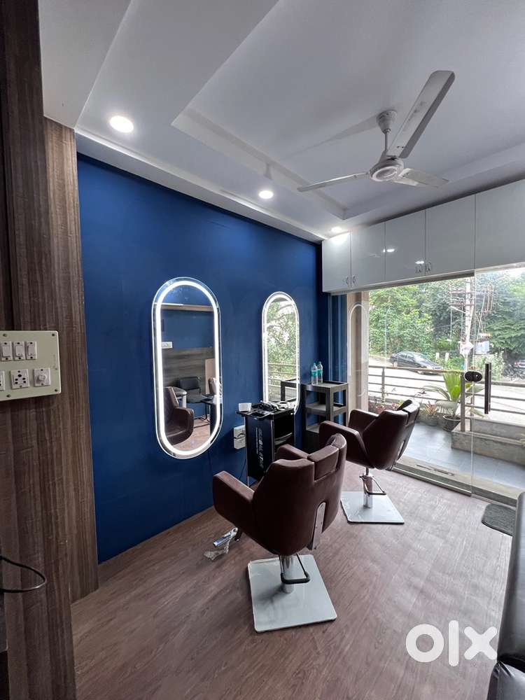 Unisex Salon for sale