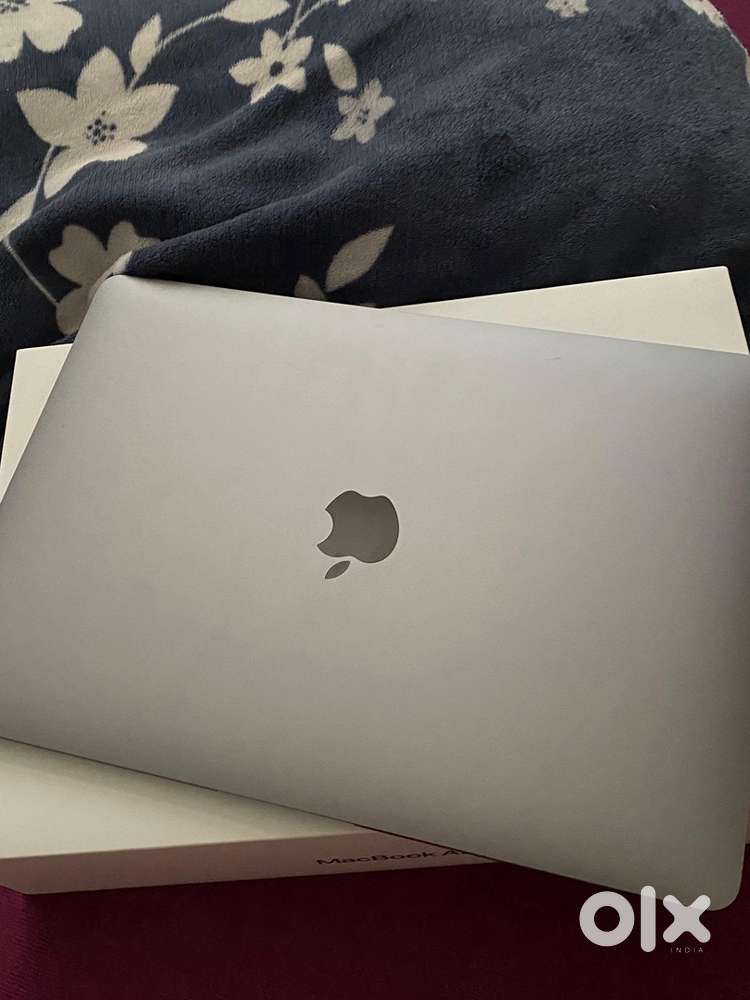 MacBook Air (M1 Chip)