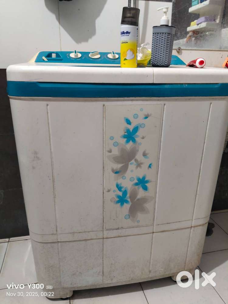 Hyundai semi automatic machine