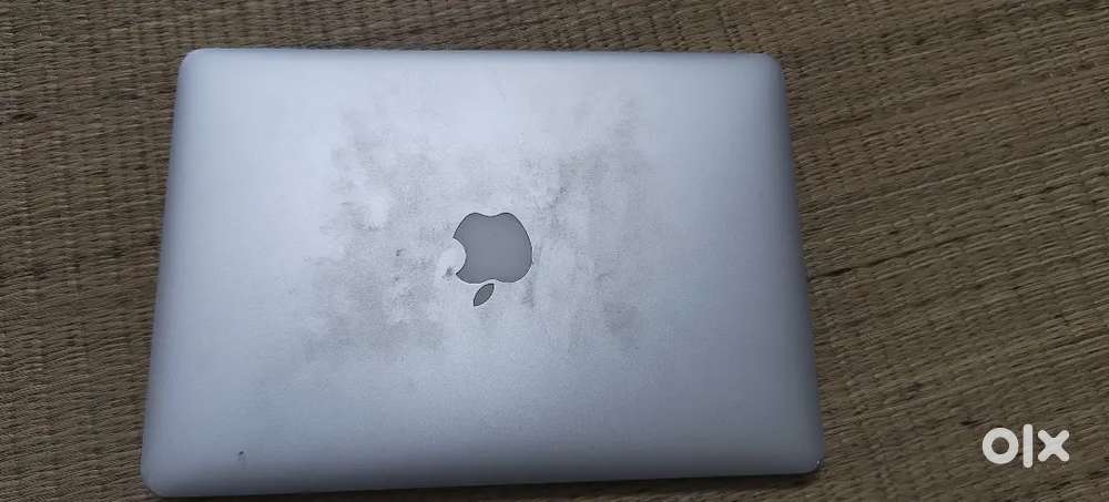 Apple Laptop