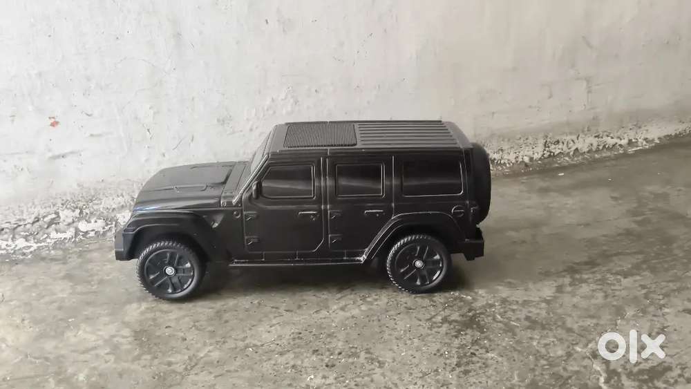 Bluetooth wireless speaker  Loud sound  Good condition