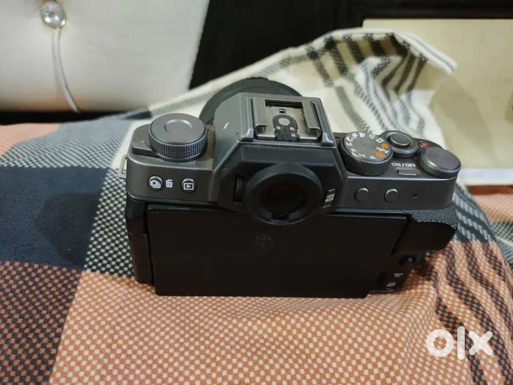 Fujifilm X-T200 Mirrorless Camera for sale