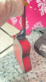 Intern. 38 c guitar