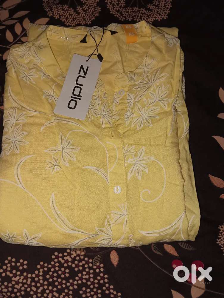 Women top full hands with shining design