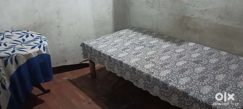 Separate single Room for boy fafadhi chowk pe petrol pump