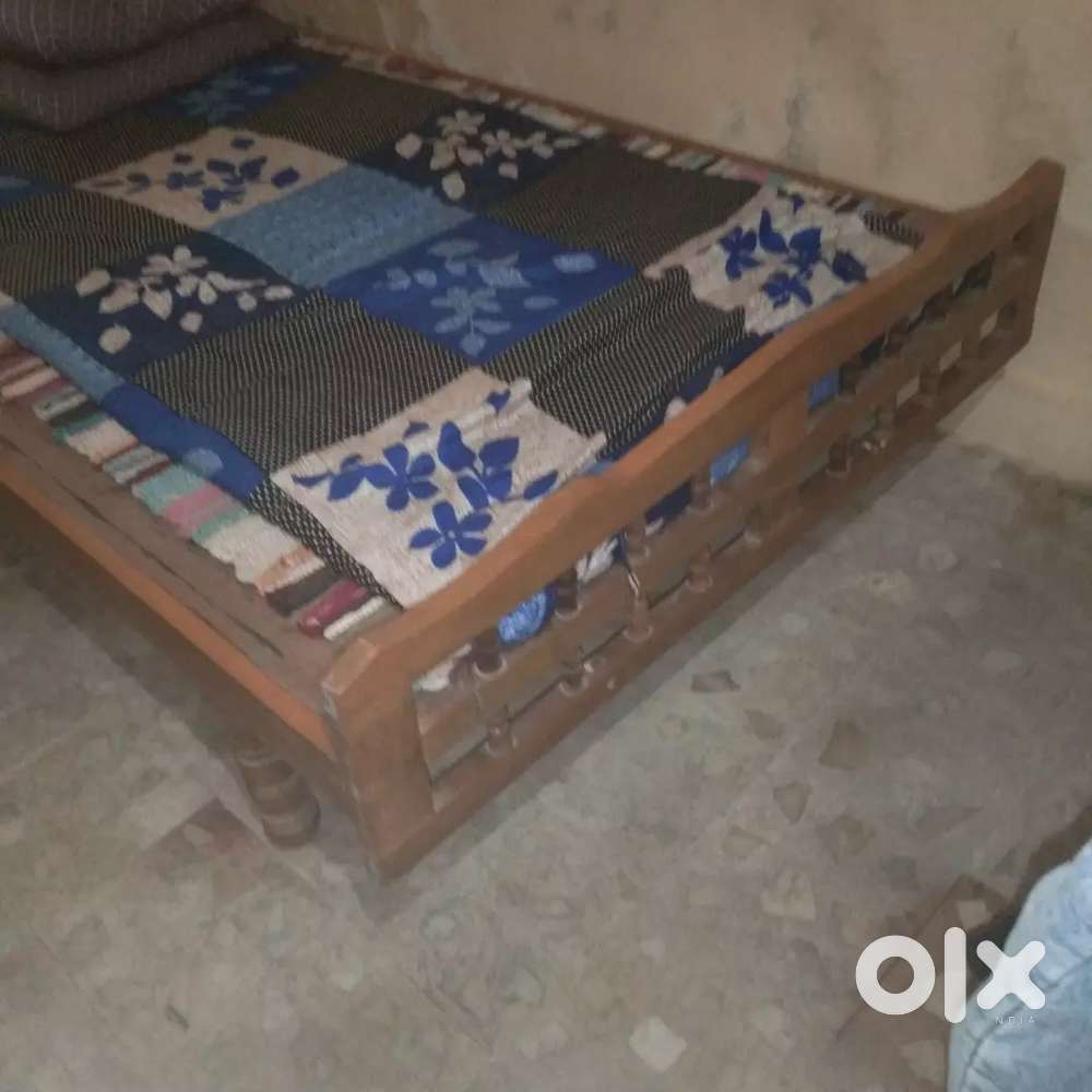 Lakde ka bed he .for by six size na