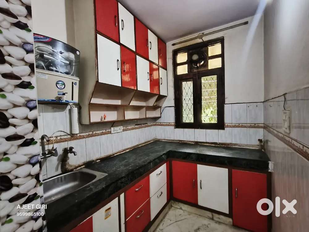 L corner 2 BHK first floor for rent only 12000