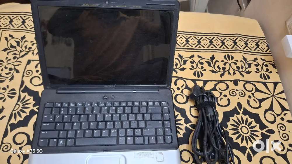 COMPAQ LAPTOP