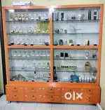 Commercial showcase
