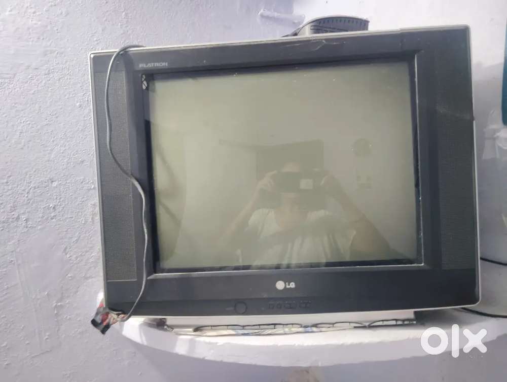LG TV 32 inch working