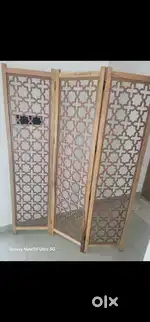 ROOM DIVIDER