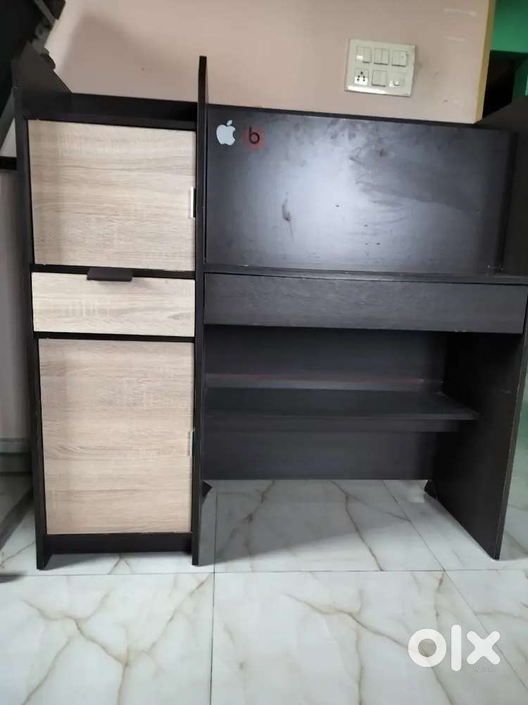 Computer table