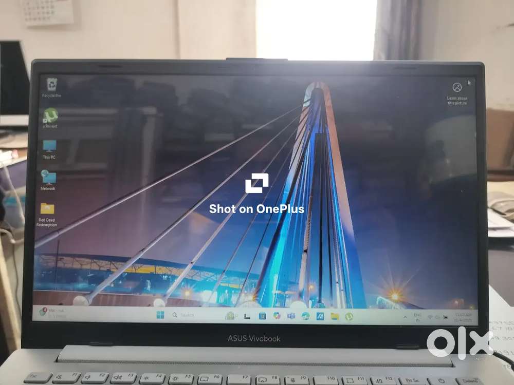 Processor AMD Ryzen 373 0U with Radeon Graphics assus vivo Book