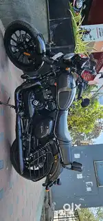 Yezdi Roadster