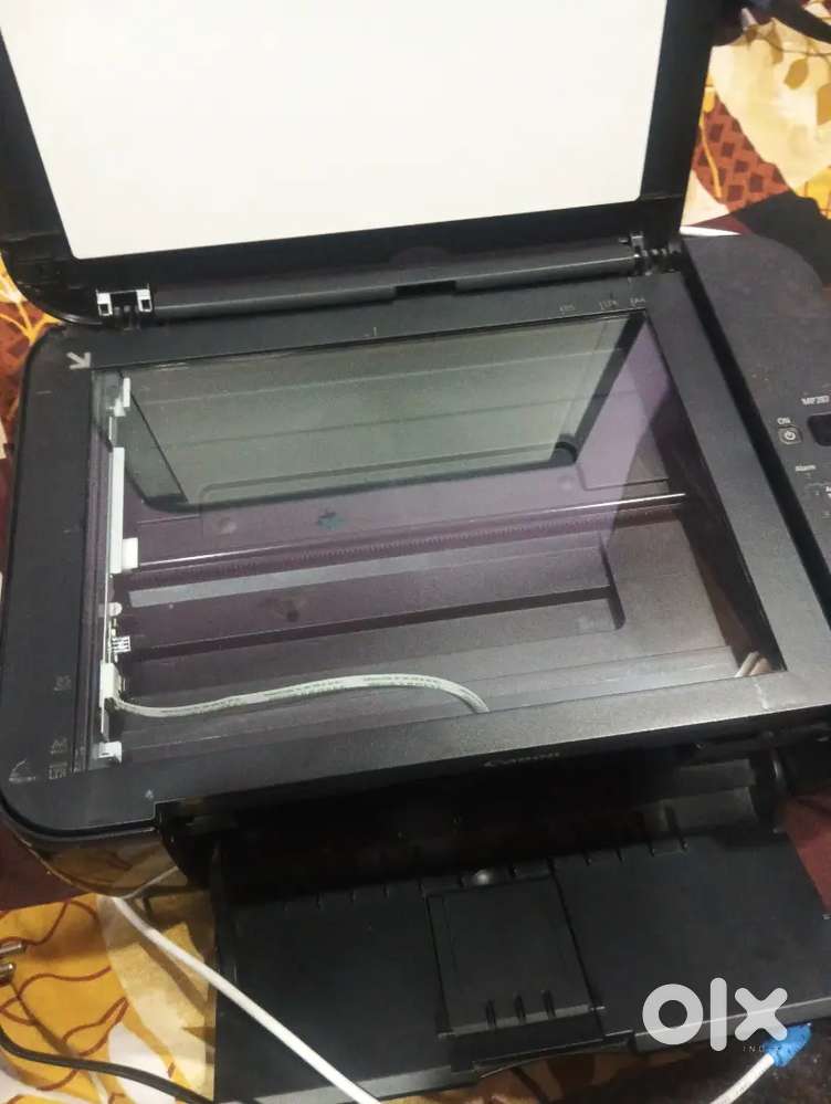 A WORKING BRAND NEW PRINTER WITH COLOUR AND BLACK and White print
