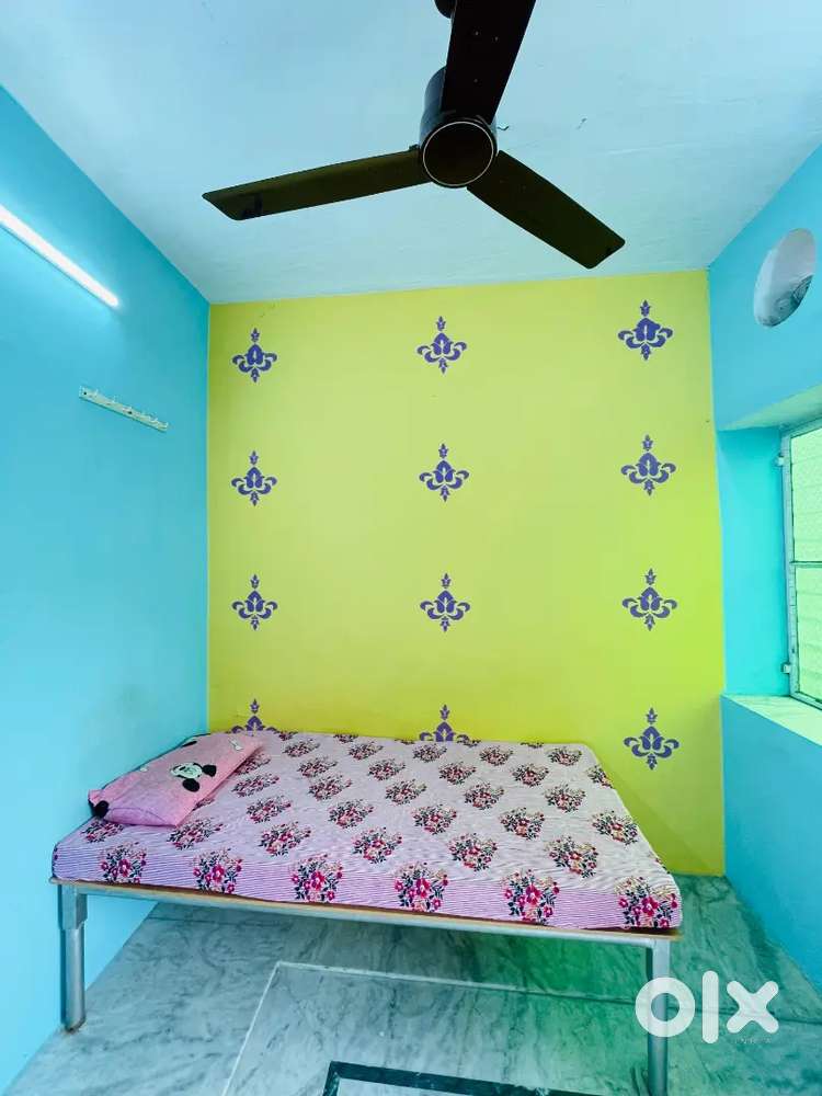 Room for rent. (Read the description for more details)