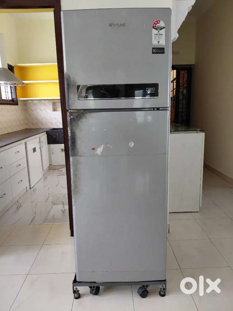 Whirlpool 265Ltrs FrostFree double door with stabilizer and Iron Stand