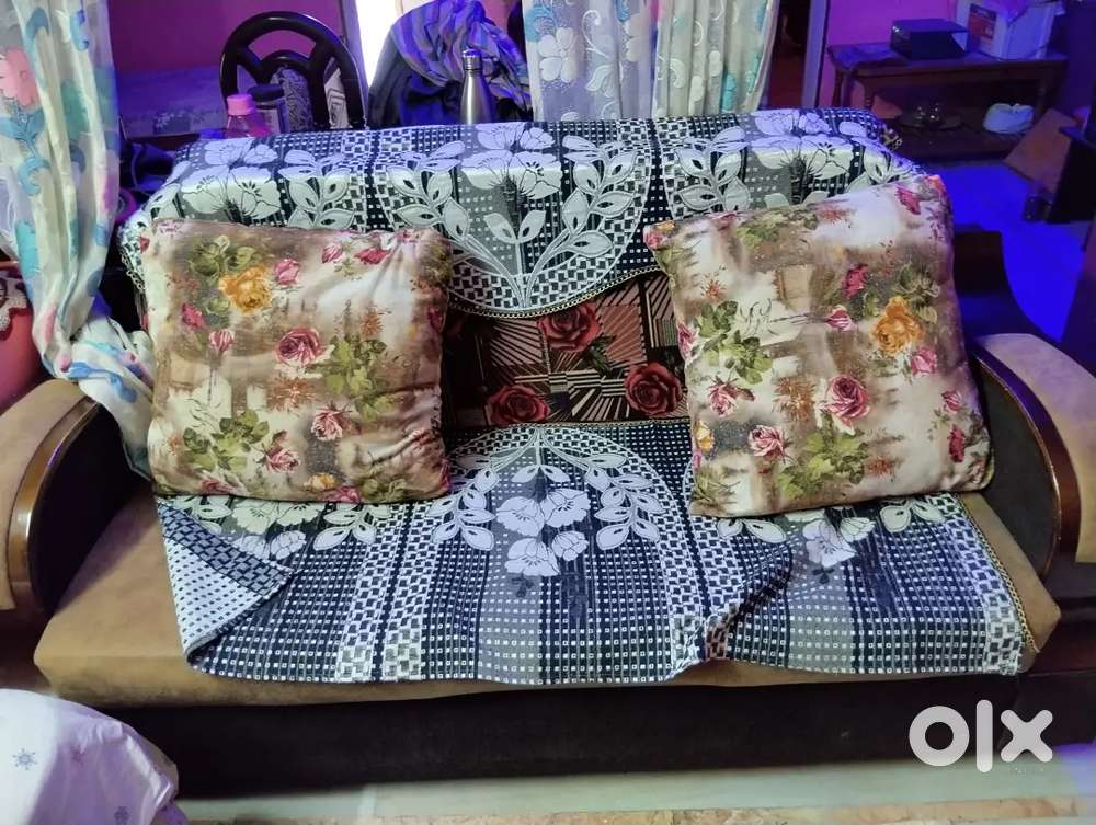 Three seater, one plus one seater
