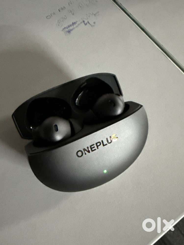 Oneplus Buds 4 (new with box)