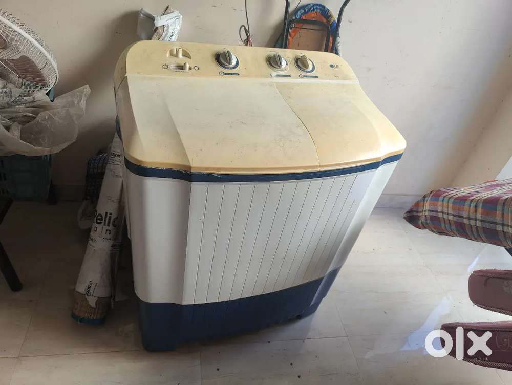 LG Semi automatic Washing Machine