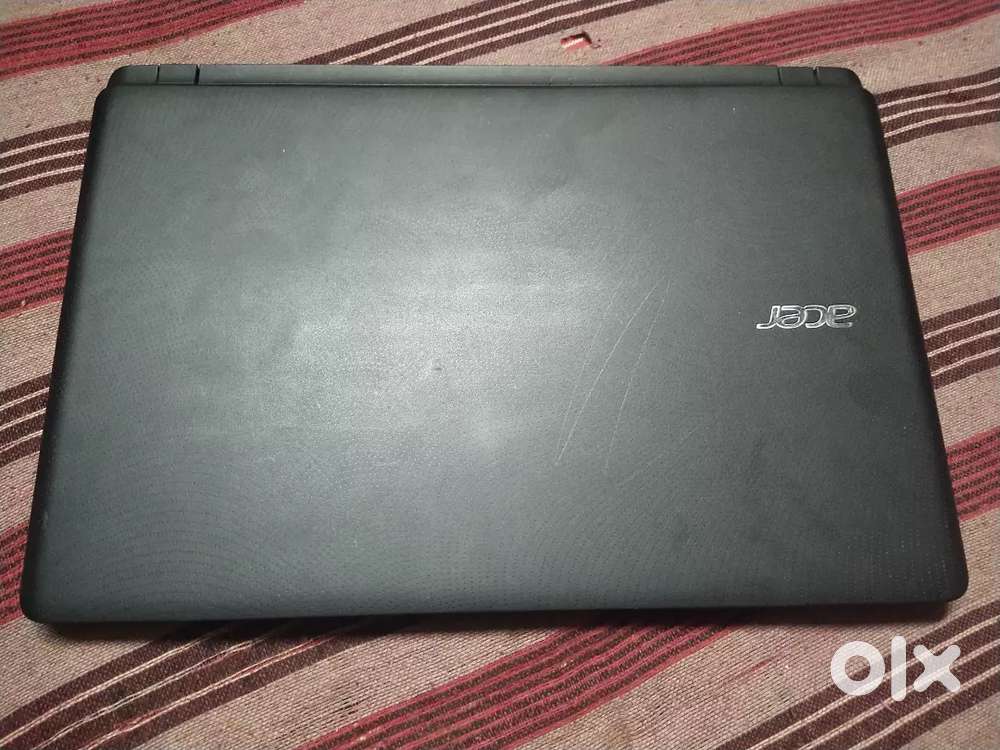 Acer laptop with amdprocessor good condition only 2 button button lost