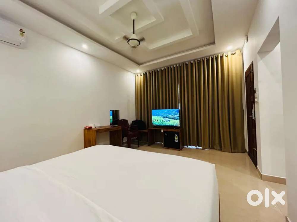 Small office room for rent