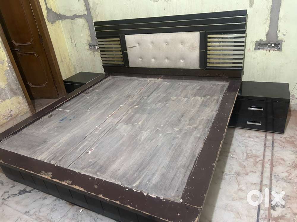 Modern design Bed for sale with lamp installed inside