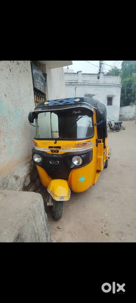 Bajaj Auto rickshaw rental