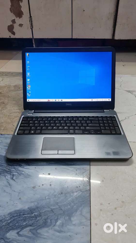 Dell laptop i7 8gb ram 500gb hdd 16inch windows 10 original charger